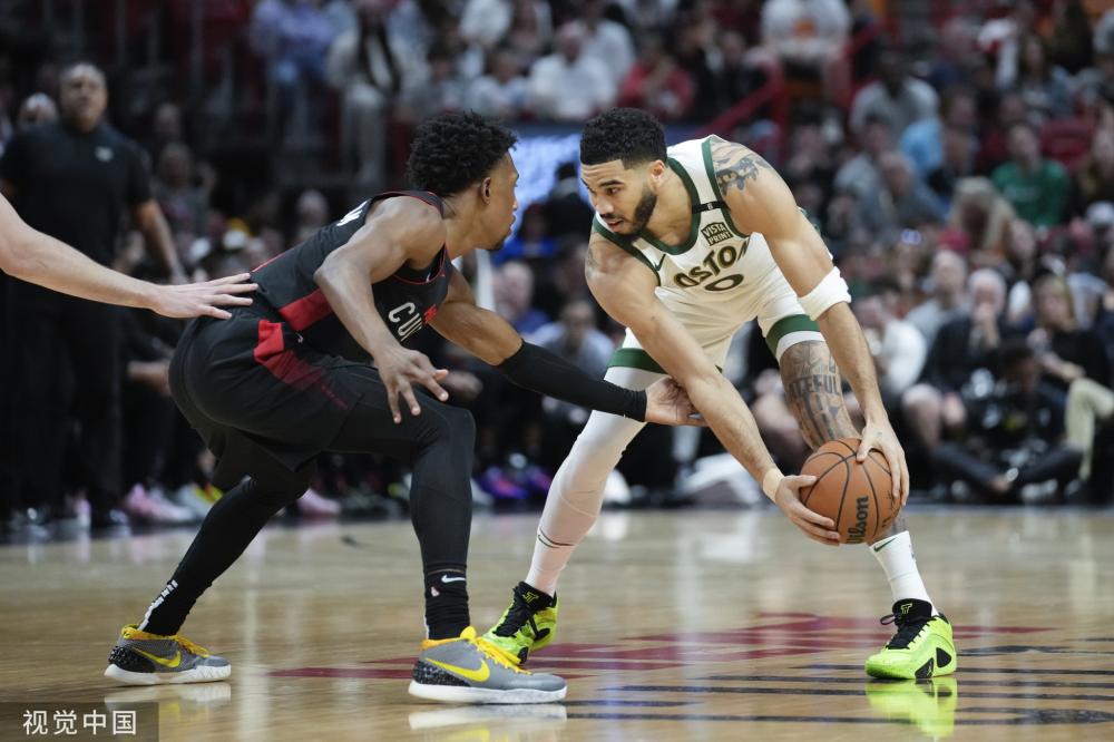 使得他不仅 使得他不仅